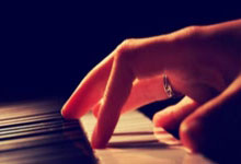 女排比赛抢眼，队员表现抢镜