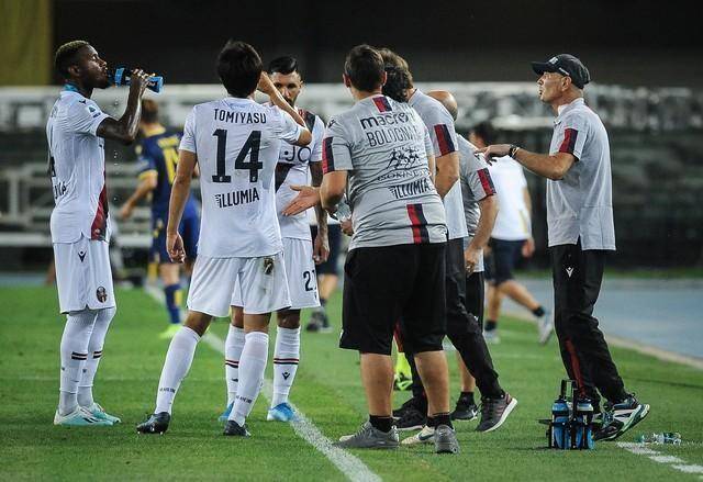 开云体育网站官方入口-强弱对决激烈比赛成焦点，球迷期待表现