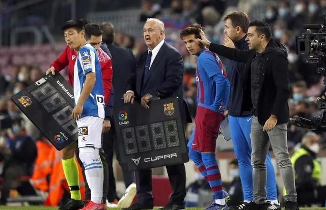 云开体育官网入口-战术调整致胜，欧洲赛场热门晋级的简单介绍