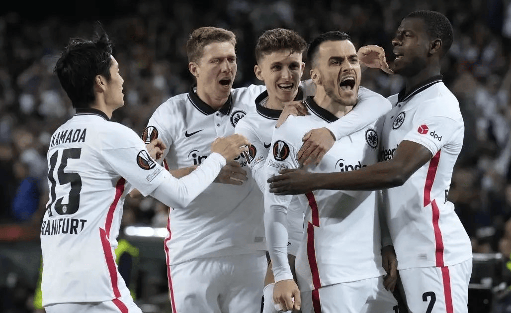 开云体育官方网站-关于弗赖堡客场负于对手防线稳固努力逼平的信息