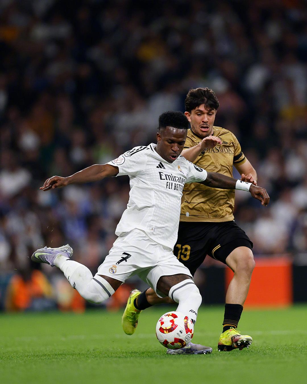 开云体育官网首页-欧洲足球大战即将上演，球队备战冲刺备受关注